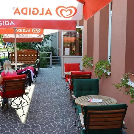 **** 4* Galanta