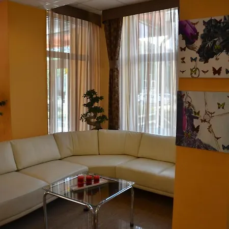 **** 4* Galanta
